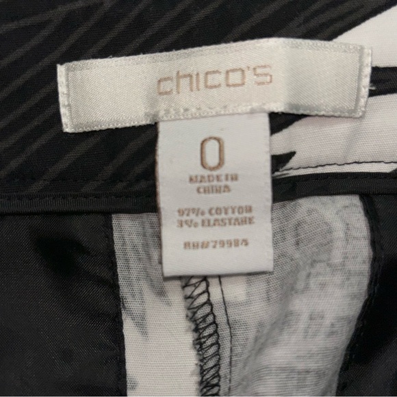 CHICO’s Black + White Palm Tree Capri Pants, size 0 (4) - Picture 7 of 8
